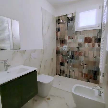 Modern Flat With Lovely Terrace In ביביונה