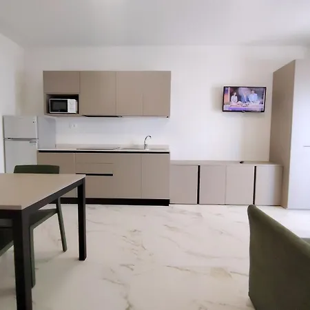 Modern Flat With Lovely Terrace In